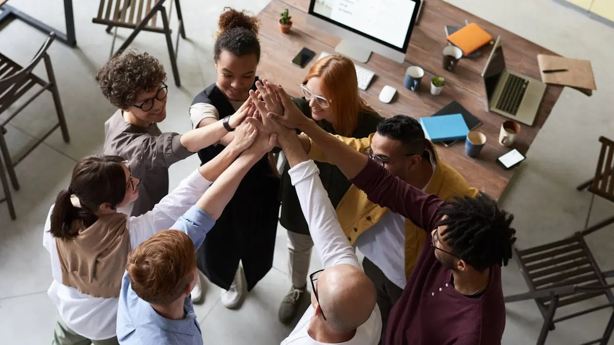 Animer une équipe projet en 2026 : méthodes avancées, rituels efficaces et leadership transverse pour une performance durable
